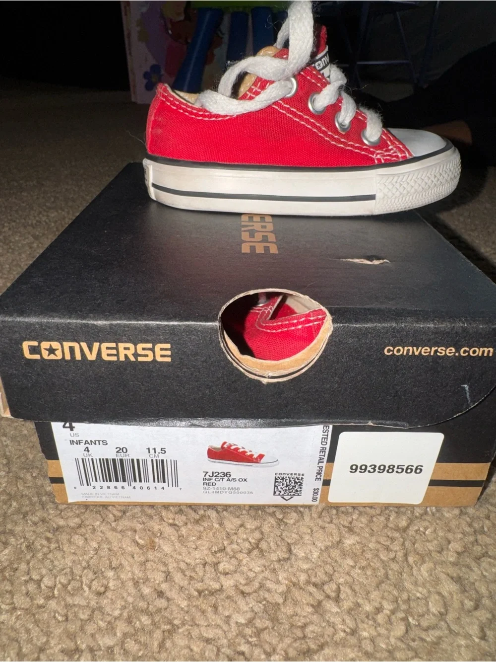 Converse bright red